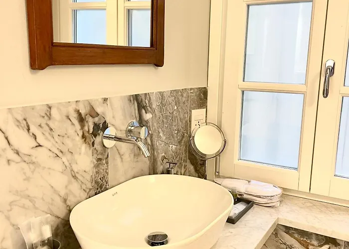 Garibaldi Apartment *